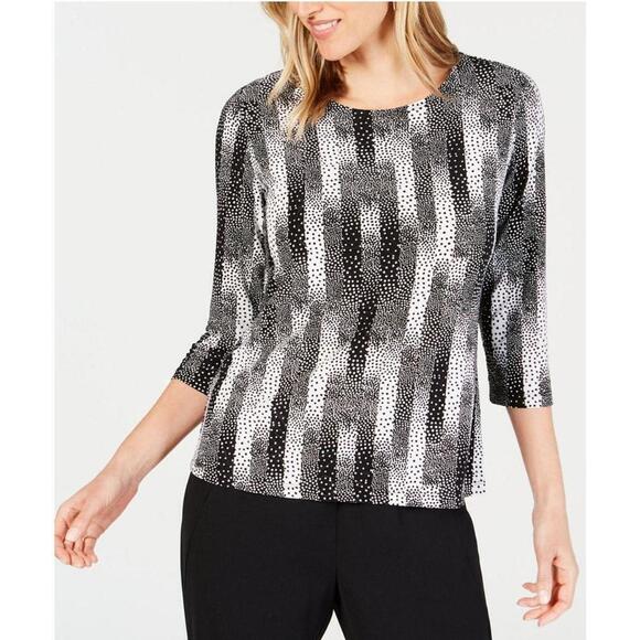 JM Collection Petite Printed Jacquard Top - Picture 1 of 4